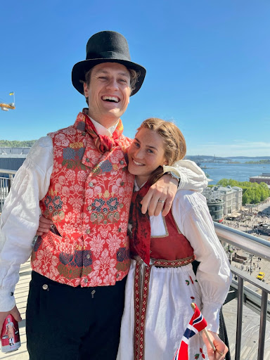 bunadsbilde-av-bryllupsparet